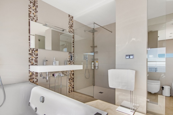 6 bed villa in Altea