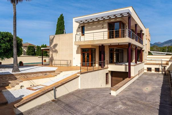 6 bed villa in Albir