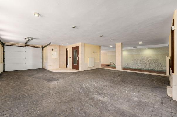 6 bed villa in Albir