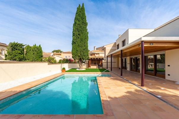 6 bed villa in Albir