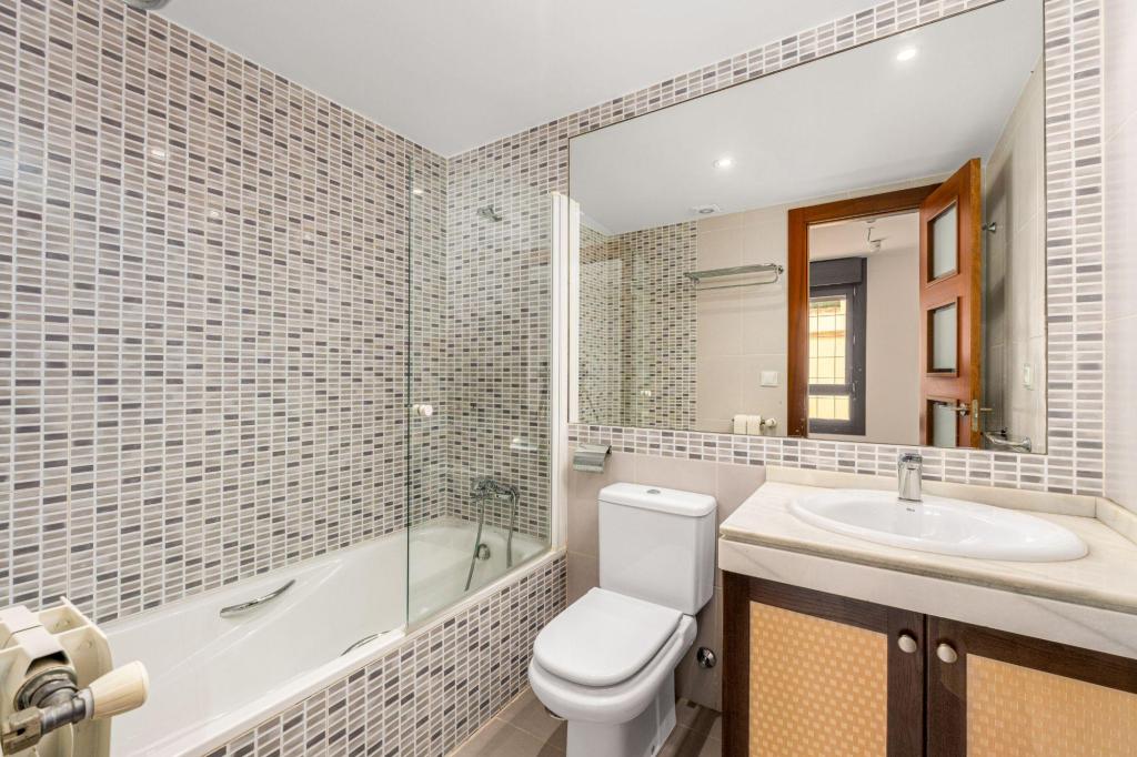 6 bed villa in Albir