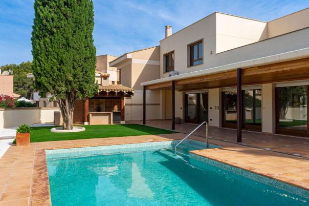 6 bed villa in Albir