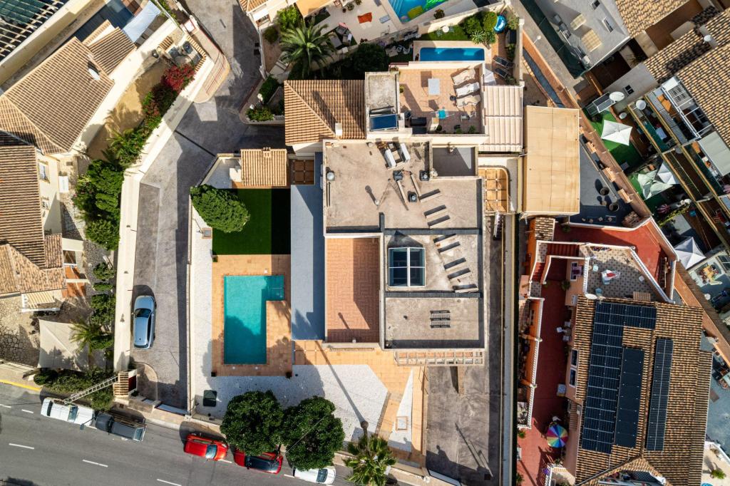 6 bed villa in Albir