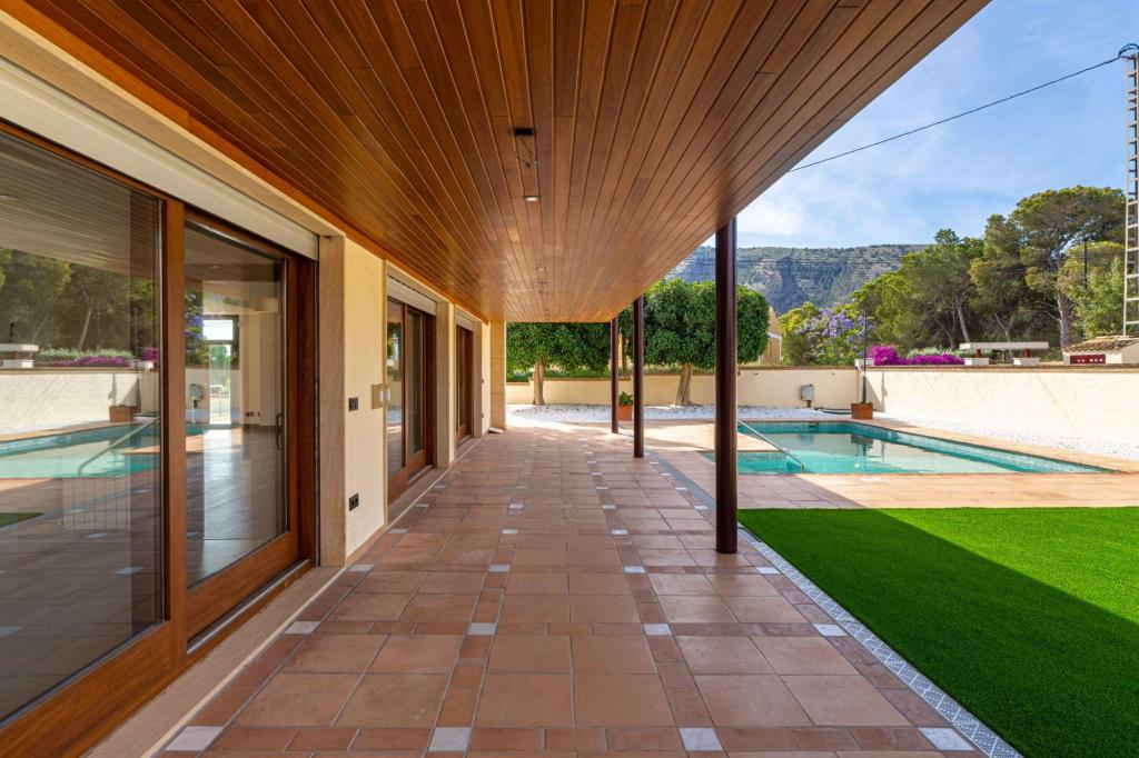 6 bed villa in Albir