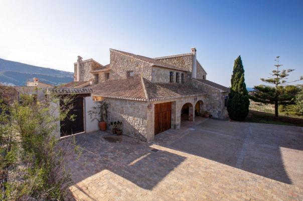 4 bed finca in Moraira