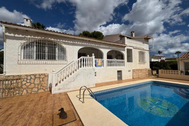 5 bed villa in Benissa