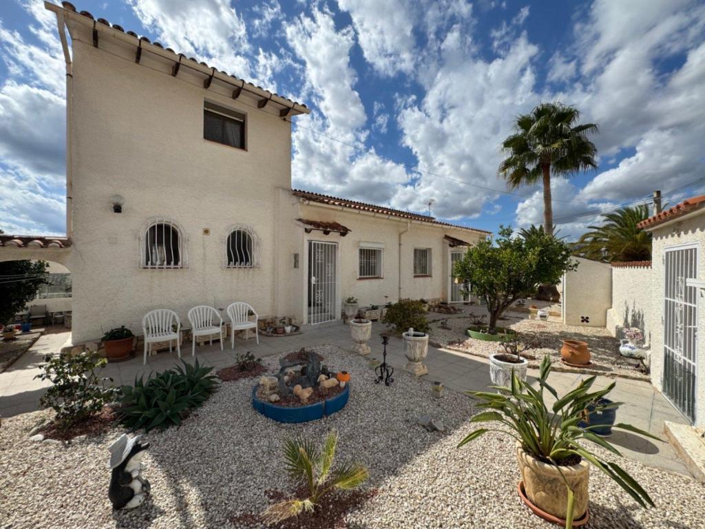 5 bed villa in Benissa