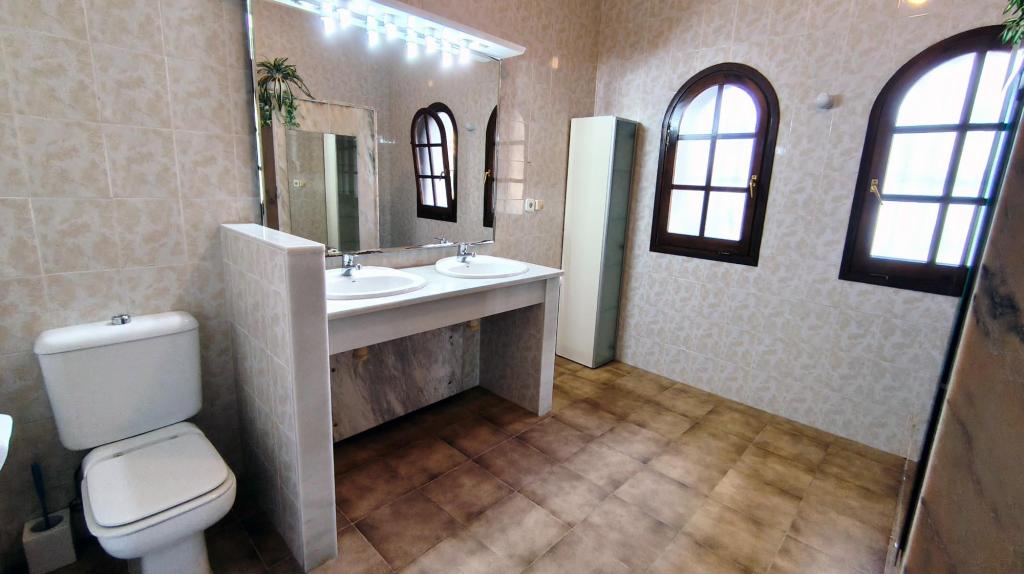 5 bed villa in Denia