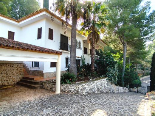5 bed villa in Denia