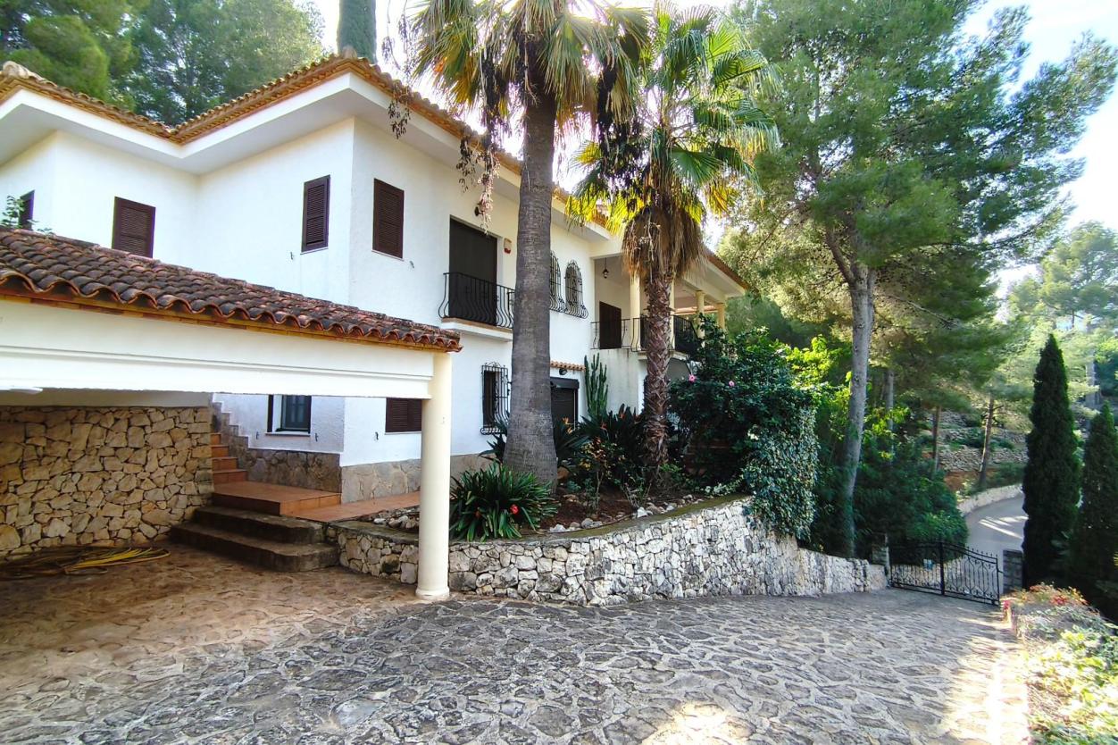5 bed villa in Denia
