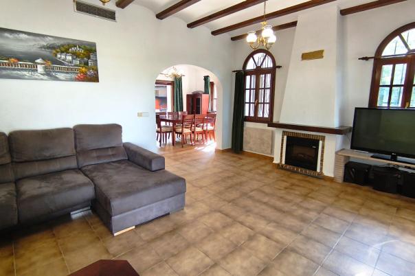 5 bed villa in Denia