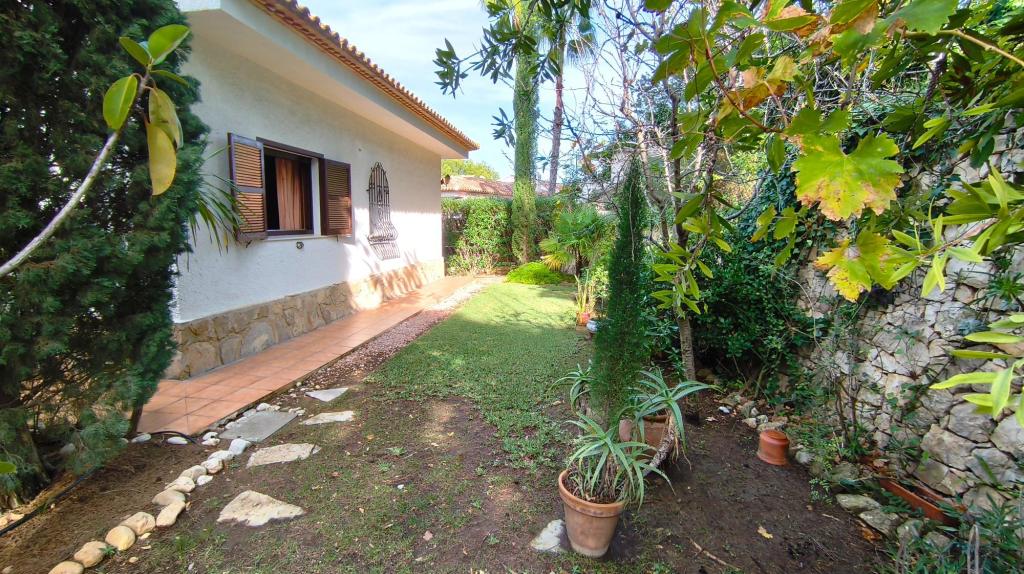 5 bed villa in Denia