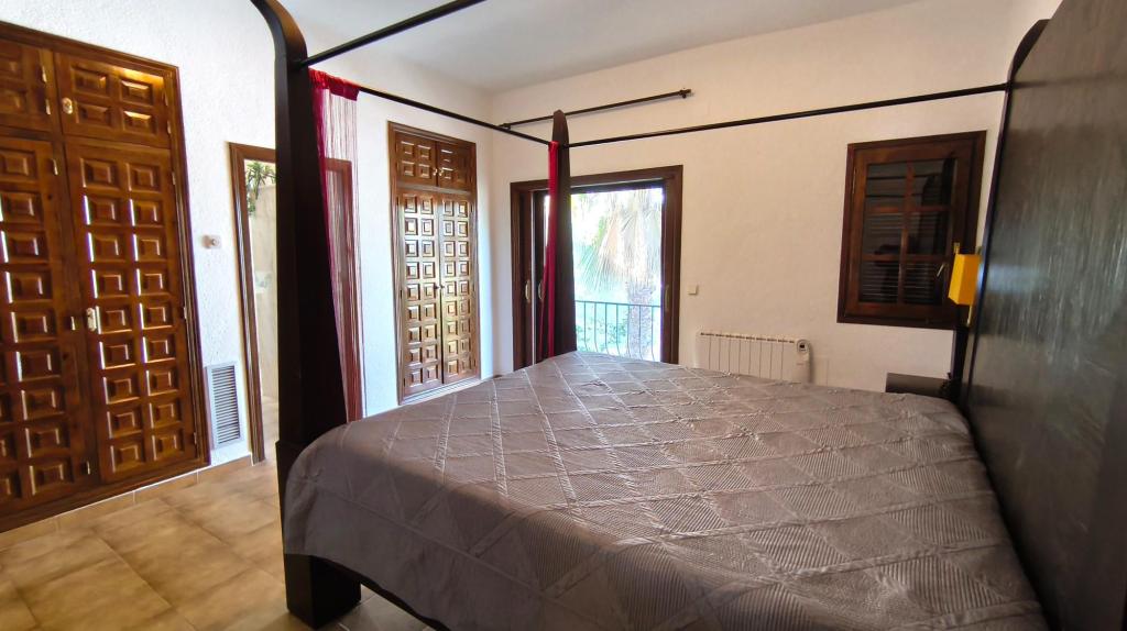 5 bed villa in Denia