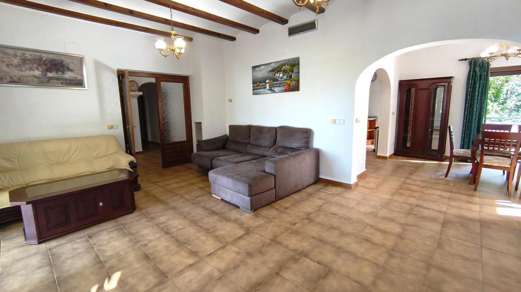 5 bed villa in Denia