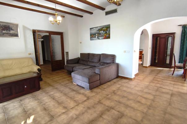 5 bed villa in Denia