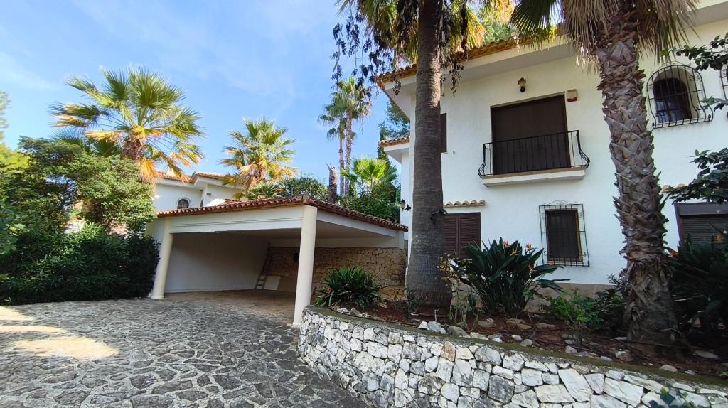5 bed villa in Denia