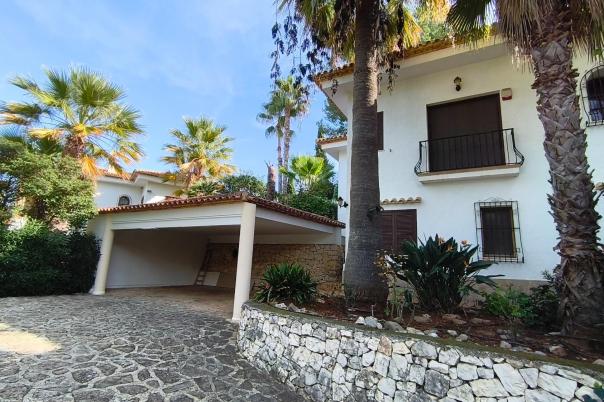 5 bed villa in Denia