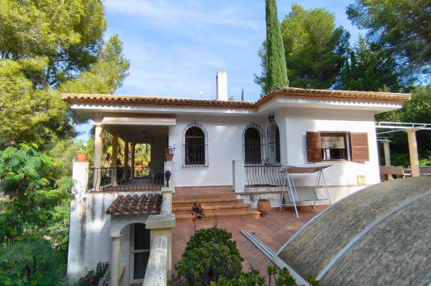 5 bed villa in Denia