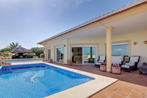 4 bed villa in Moraira