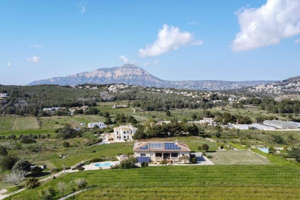 4 bed villa in Benitachell
