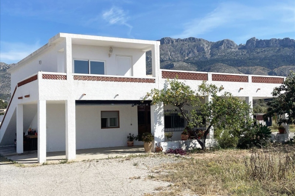 5 bed casa de campo in Altea
