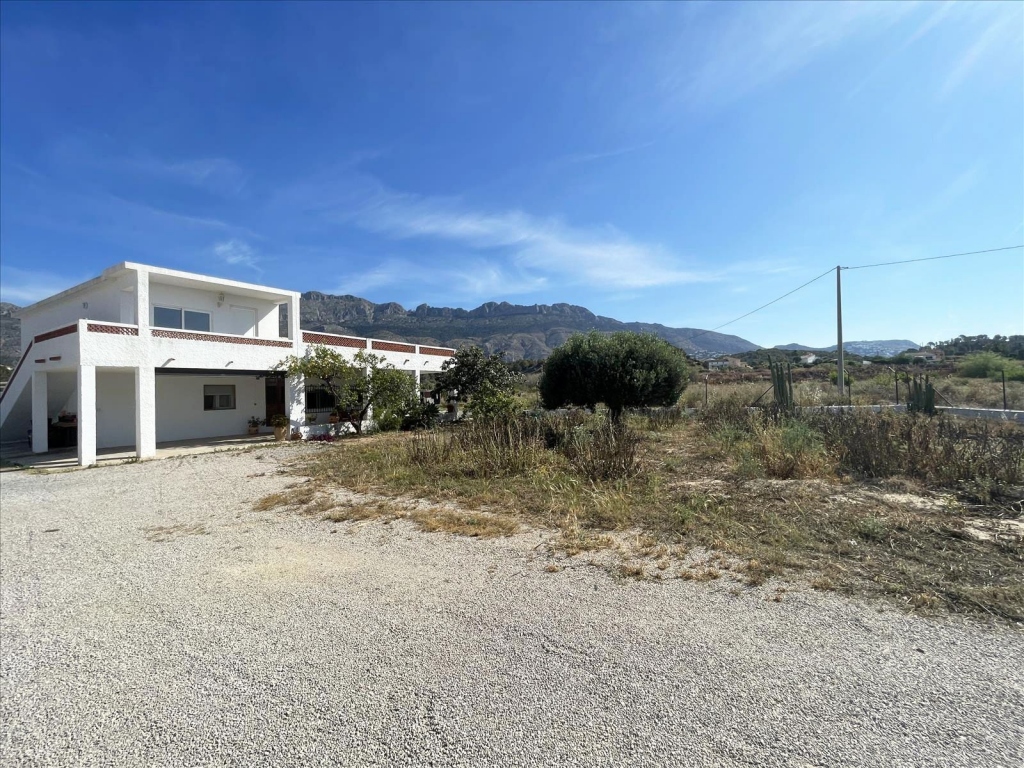 5 bed casa de campo in Altea