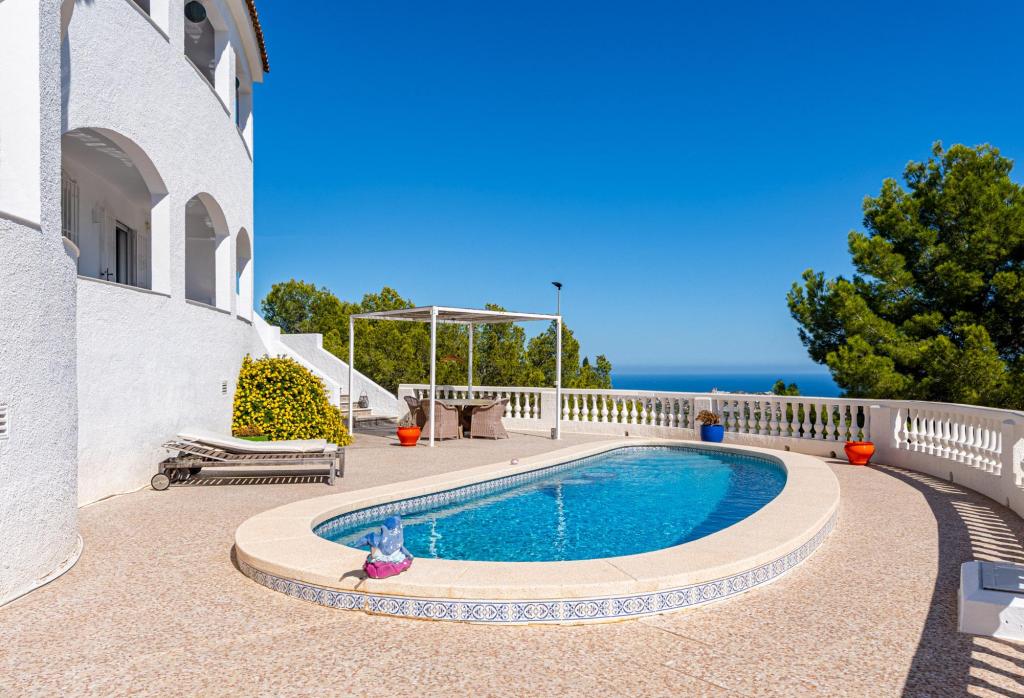 5 bed villa in Alfaz del Pi