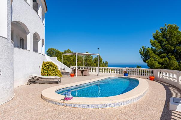5 bed villa in Alfaz del Pi