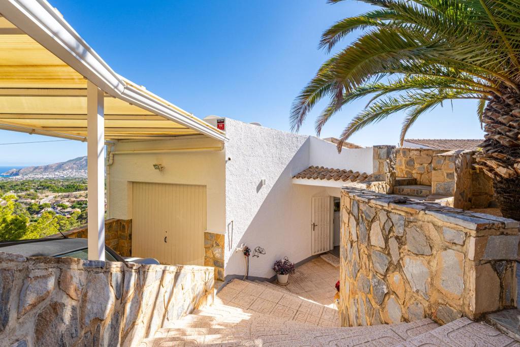 5 bed villa in Alfaz del Pi