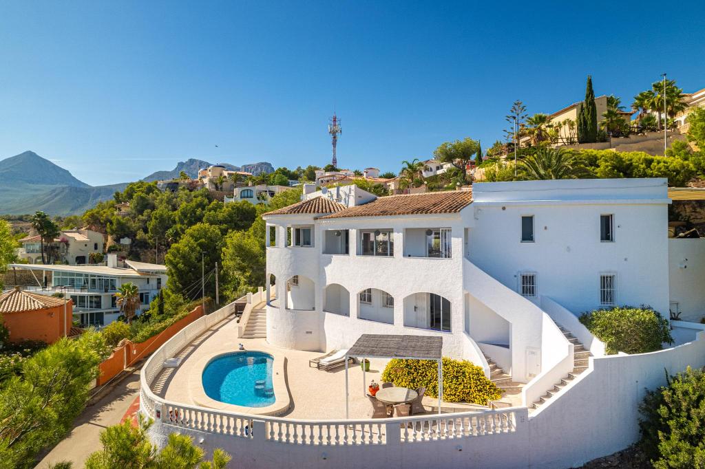 5 bed villa in Alfaz del Pi