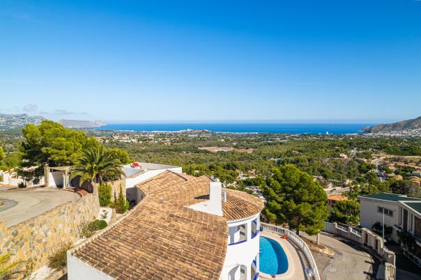 5 bed villa in Alfaz del Pi