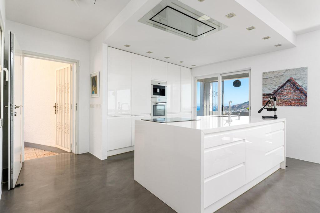 5 bed villa in Alfaz del Pi