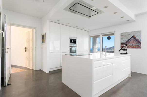 5 bed villa in Alfaz del Pi