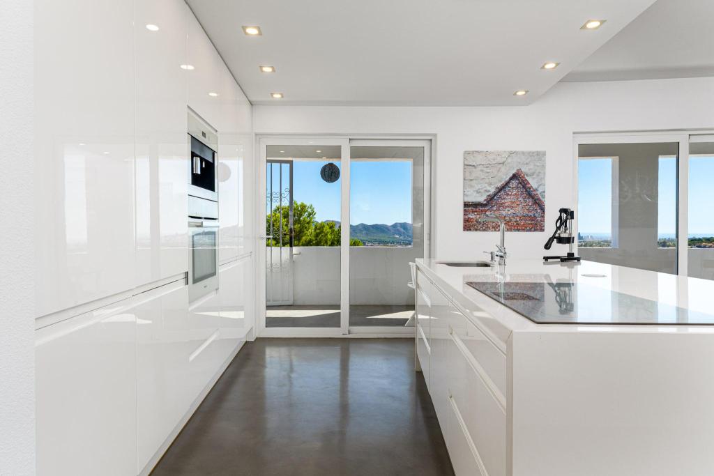 5 bed villa in Alfaz del Pi