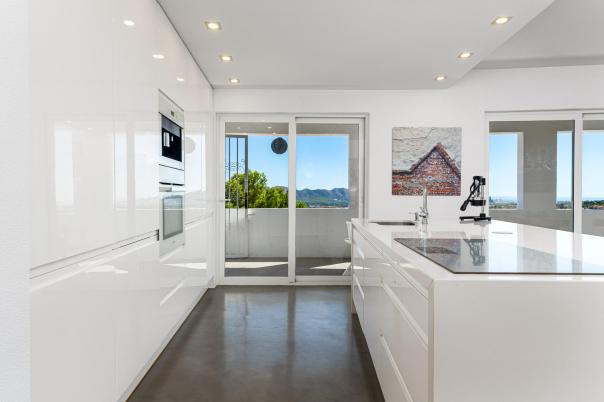 5 bed villa in Alfaz del Pi