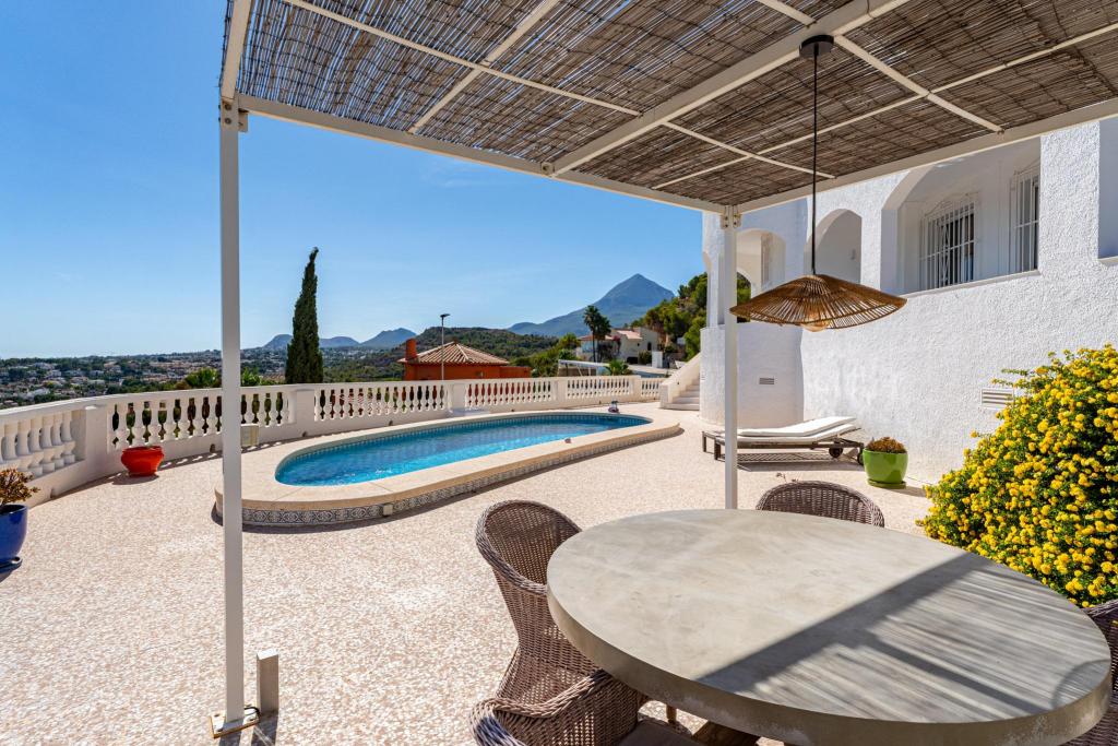 5 bed villa in Alfaz del Pi
