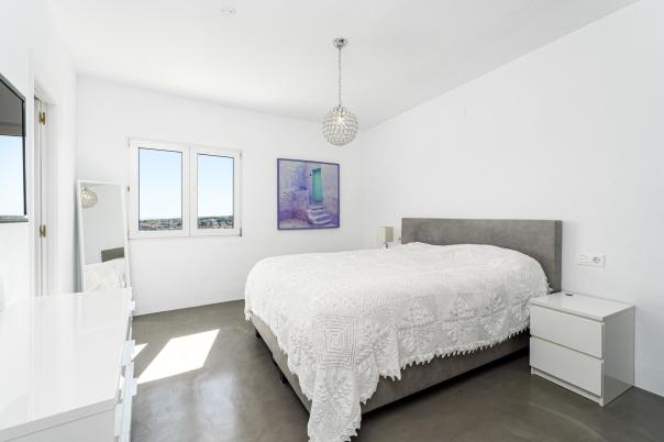 5 bed villa in Alfaz del Pi