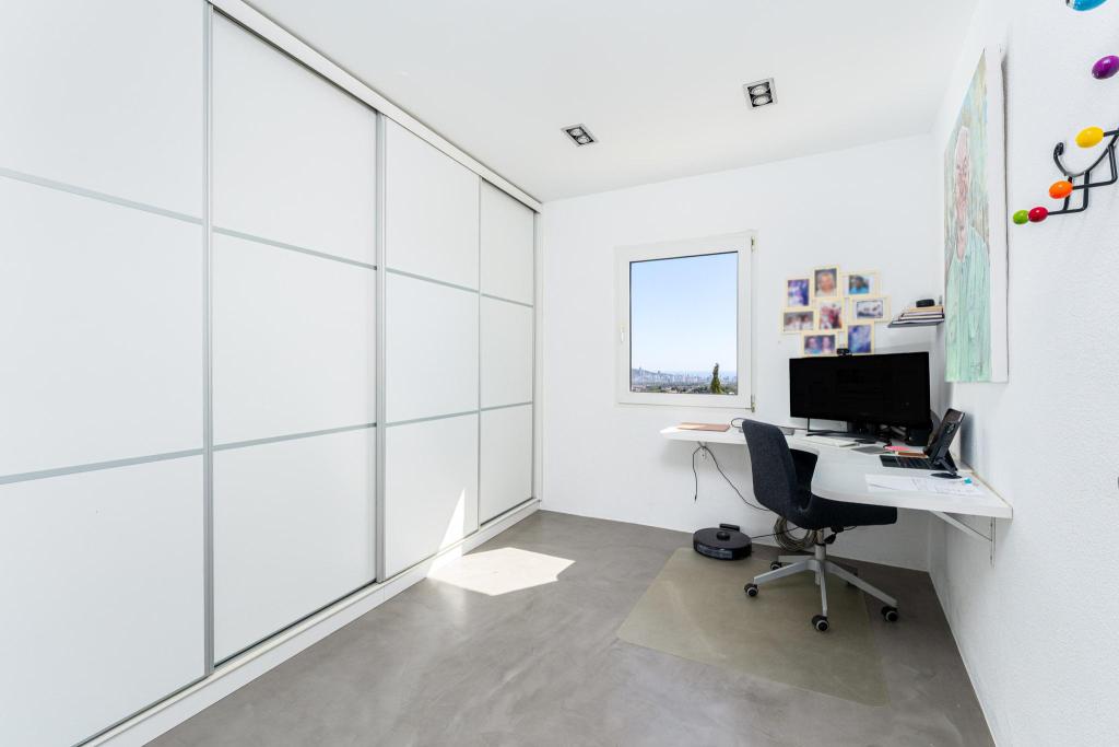 5 bed villa in Alfaz del Pi