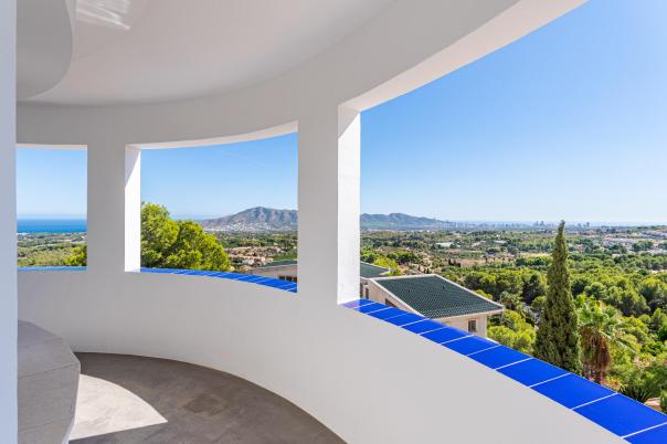 5 bed villa in Alfaz del Pi