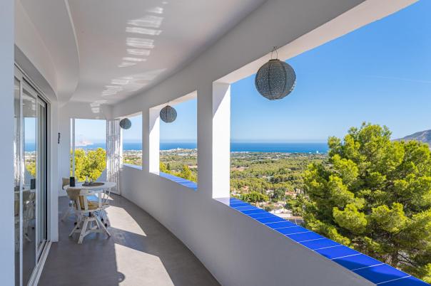 5 bed villa in Alfaz del Pi