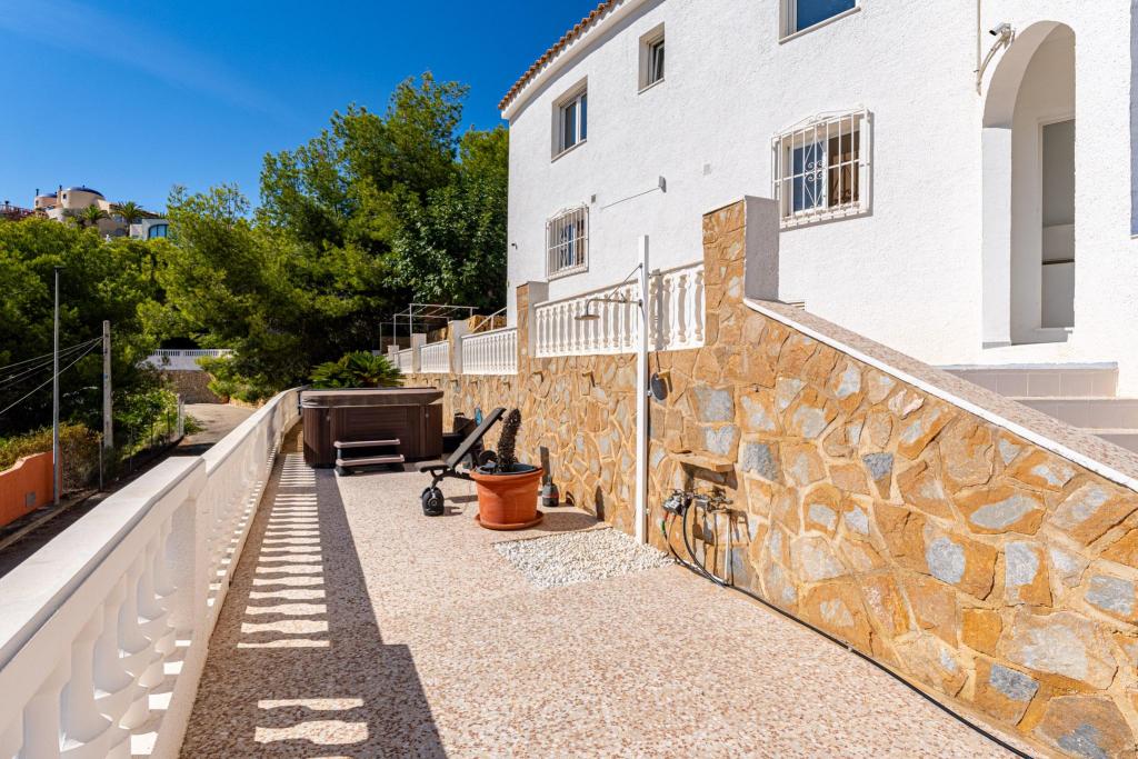 5 bed villa in Alfaz del Pi