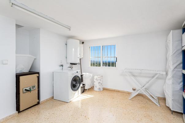 5 bed villa in Alfaz del Pi