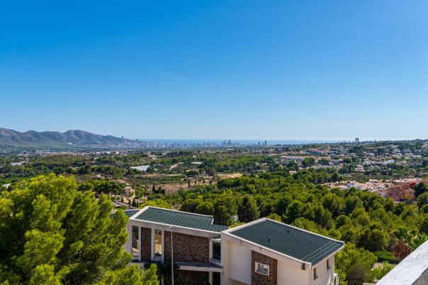 5 bed villa in Alfaz del Pi