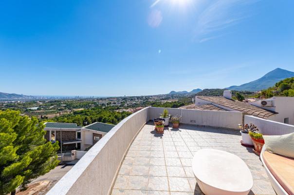 5 bed villa in Alfaz del Pi