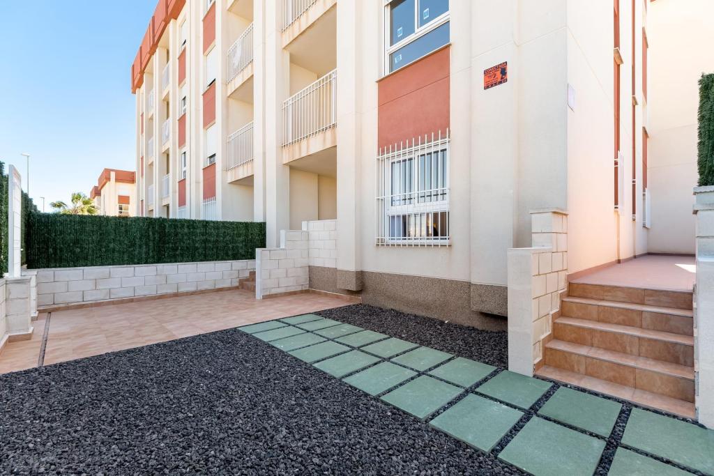 2 bed apartment in Orihuela Costa