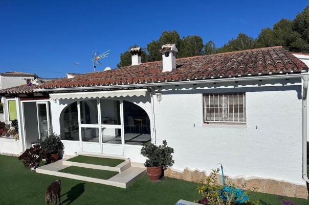 3 bed villas in Moraira