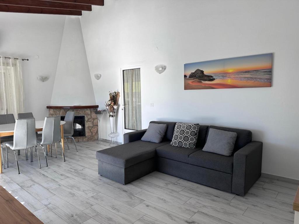 3 bed villas in Moraira