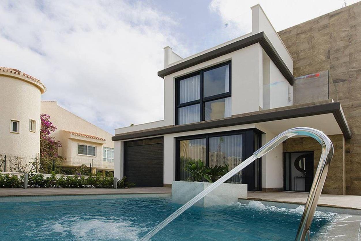 4 bed villa in Orihuela Costa