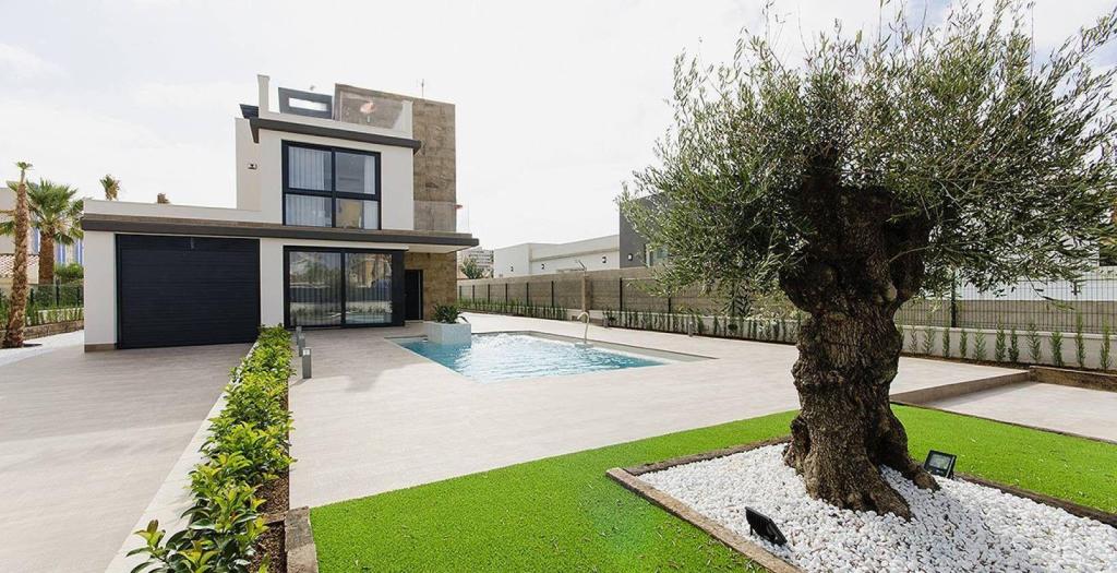 4 bed villa in Orihuela Costa