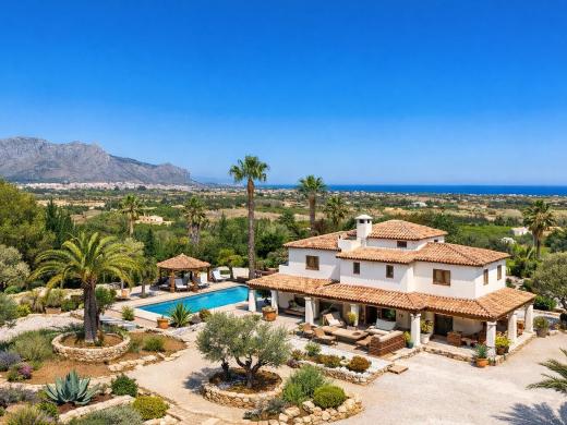 5 bed villa in Pedreguer